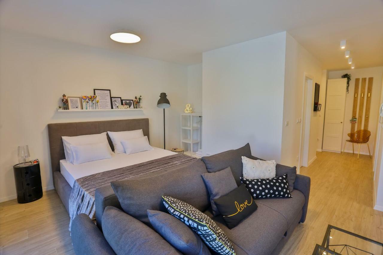 Luxury Urban Villa Apartments With Jacuzzi Split Exterior foto