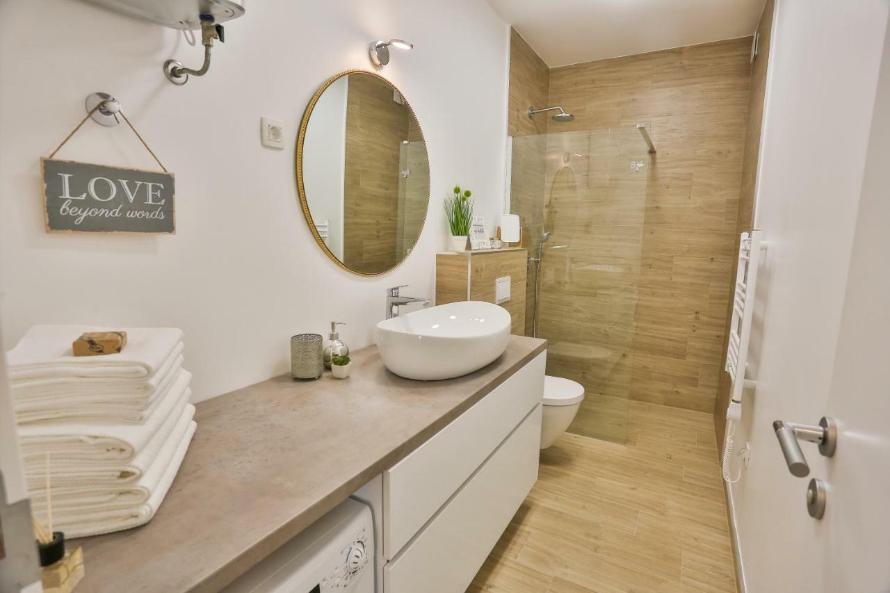 Luxury Urban Villa Apartments With Jacuzzi Split Exterior foto
