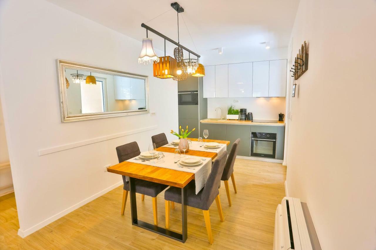 Luxury Urban Villa Apartments With Jacuzzi Split Exterior foto