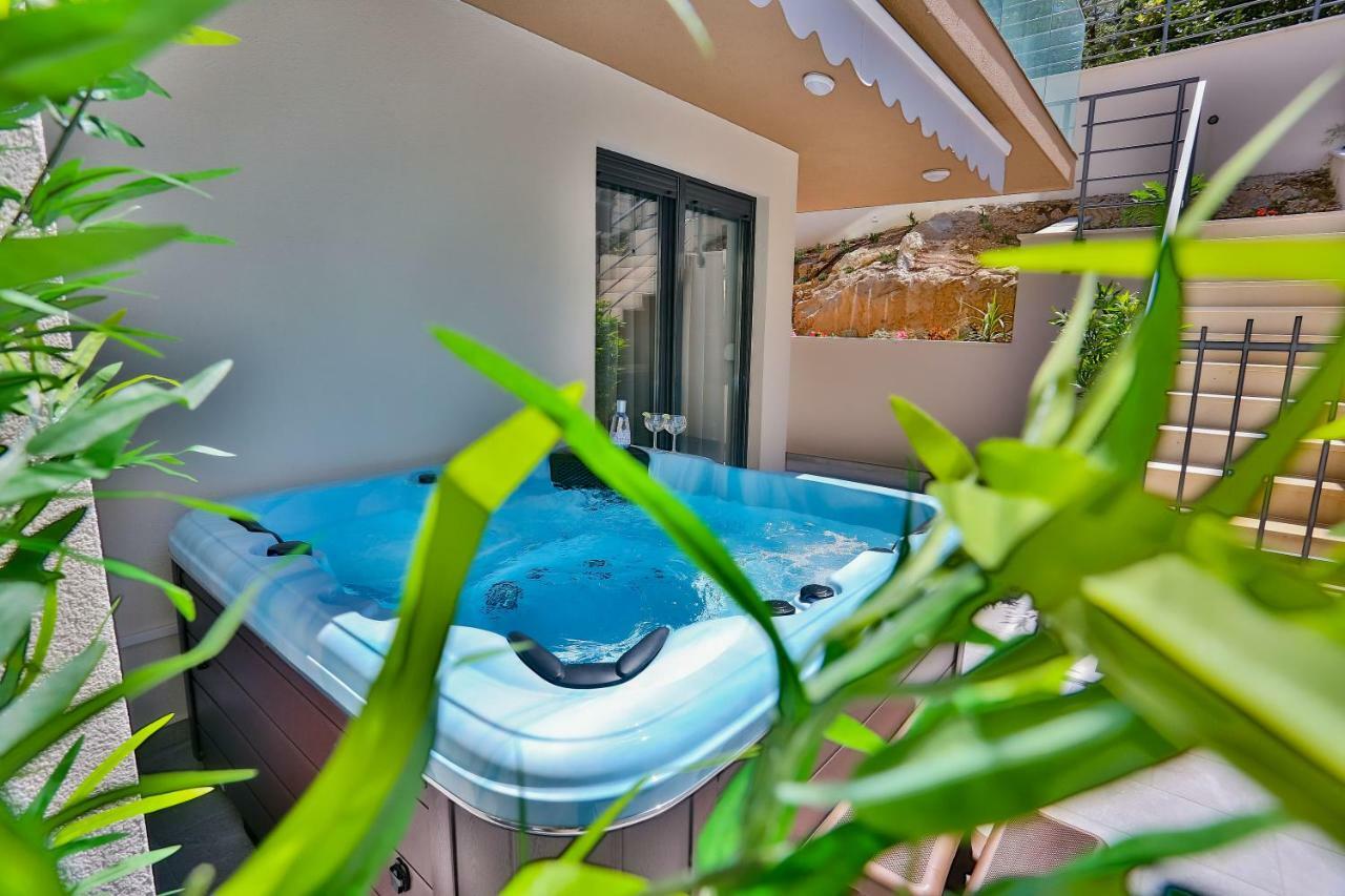 Luxury Urban Villa Apartments With Jacuzzi Split Exterior foto