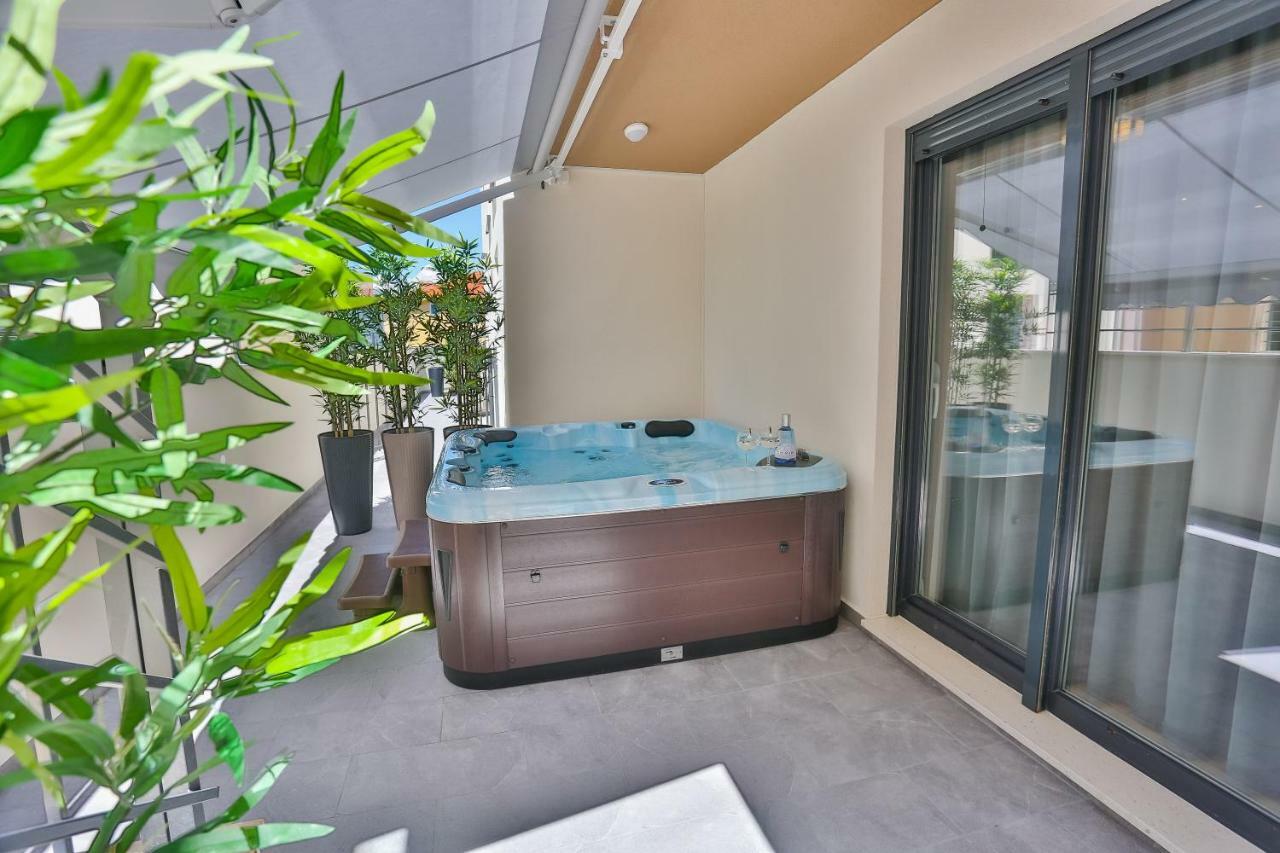 Luxury Urban Villa Apartments With Jacuzzi Split Exterior foto